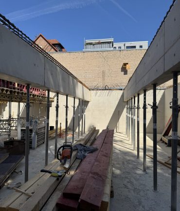 -OQ2mdrzSN5uSM-yISBc